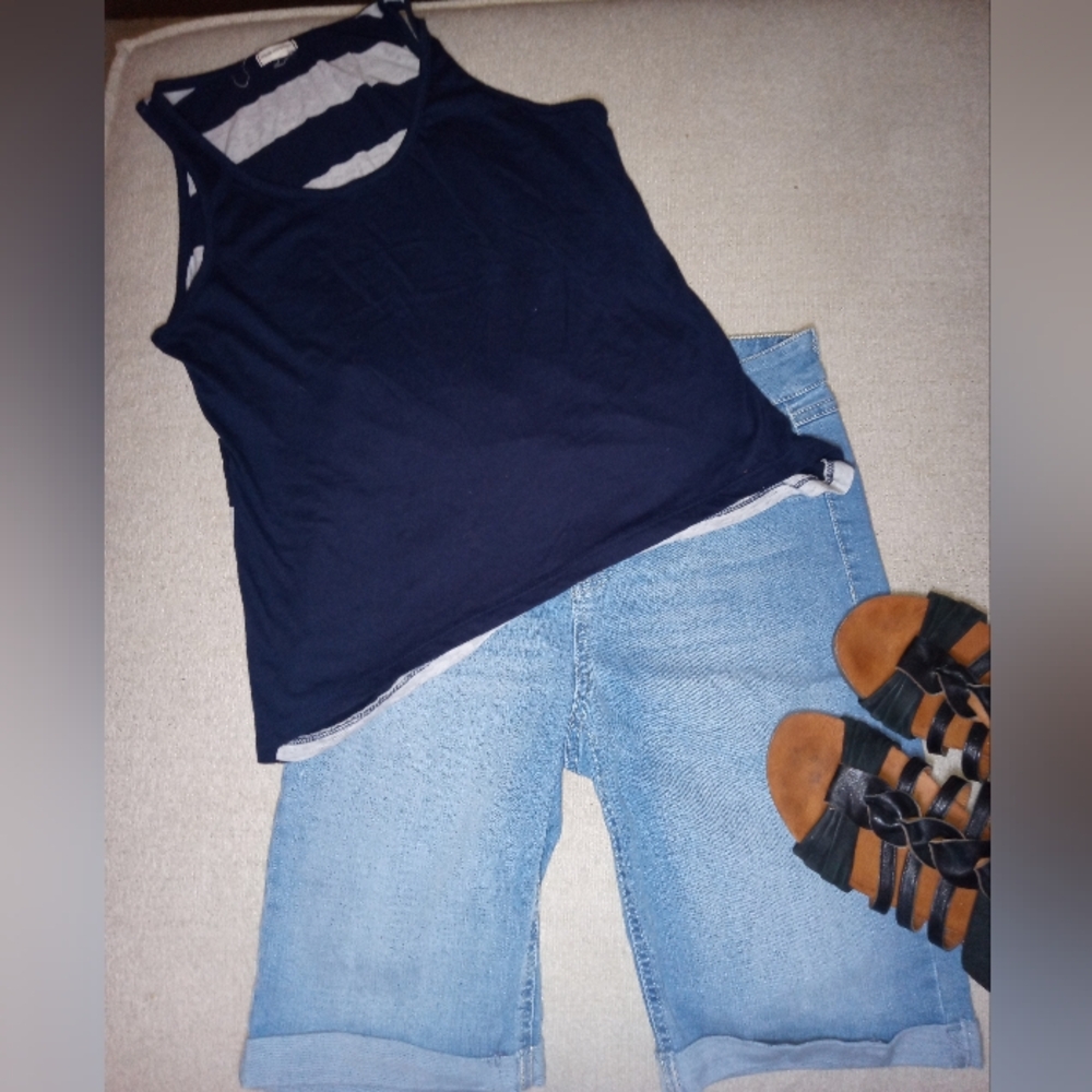 D. Jeans 2000's Womens Bermuda Shorts, Size 4
